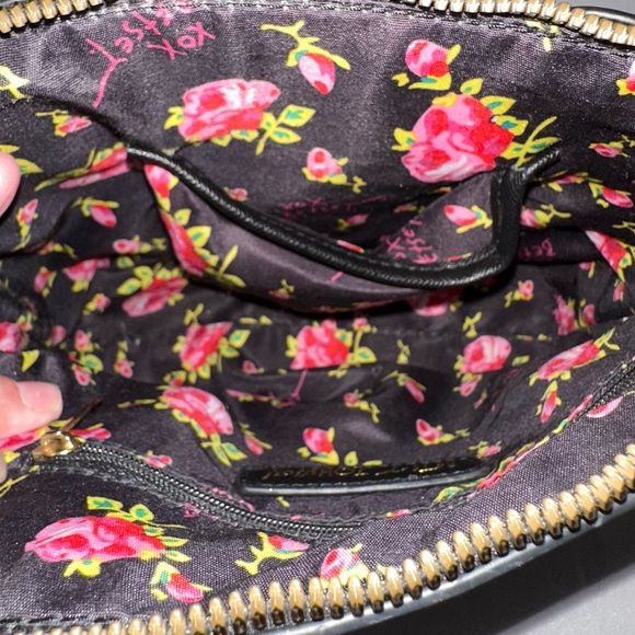 Betsey Johnson Black and Cream Crossbody Bag - Picture 12 of 15